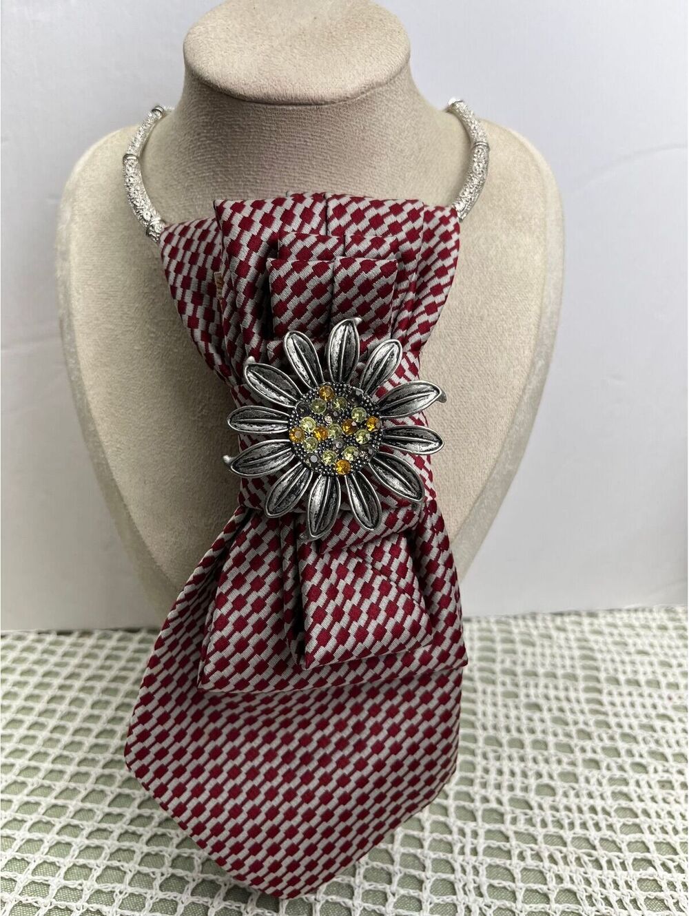 #508 Neck Tie Necklace Red & White Silver Tone Rhinestone Flower Brooch